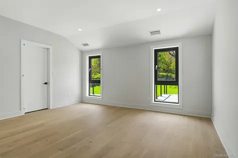 29 Soundview Lane Sands Point NY 11050