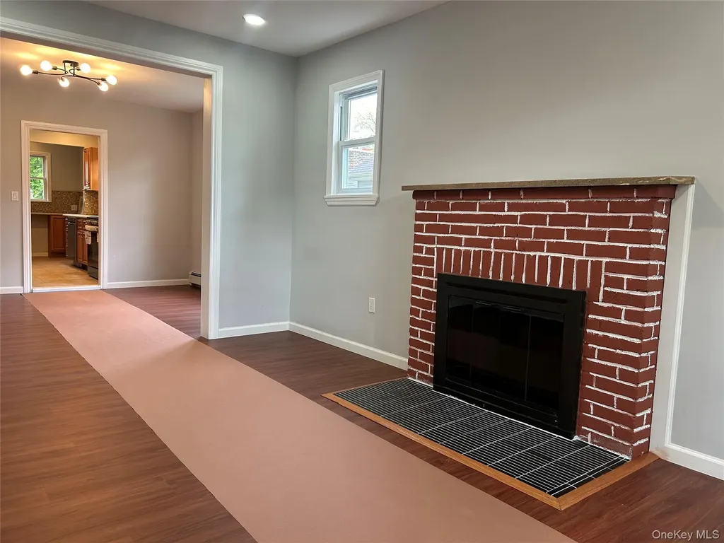 7 Bristol Street Lynbrook NY 11563