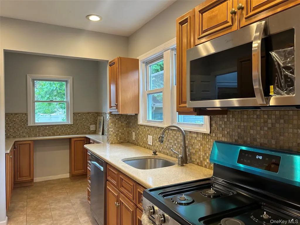 7 Bristol Street Lynbrook NY 11563