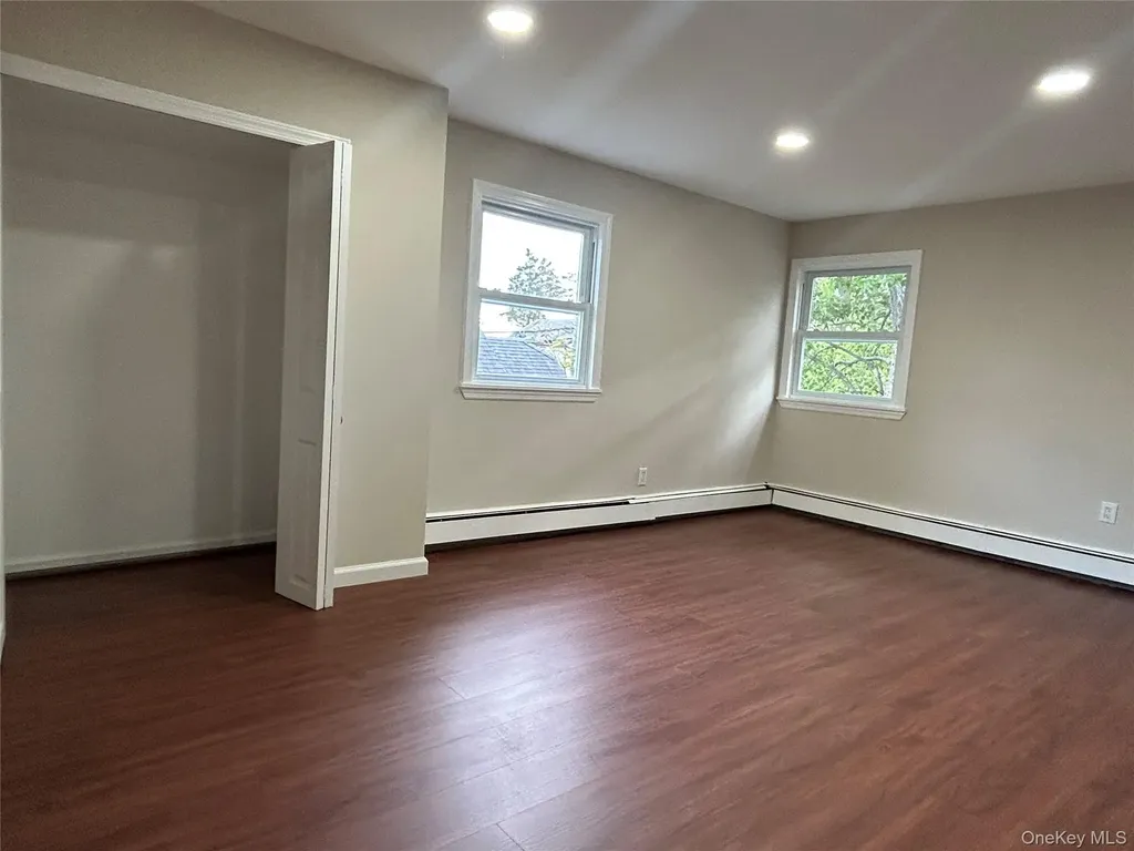 7 Bristol Street Lynbrook NY 11563