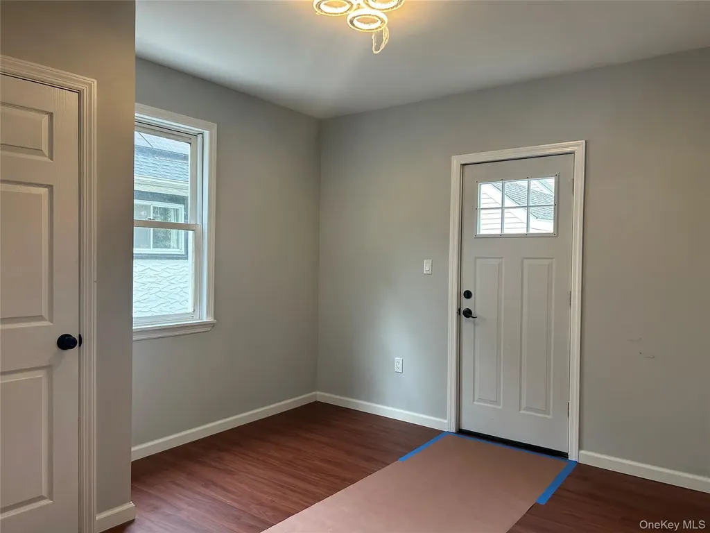 7 Bristol Street Lynbrook NY 11563