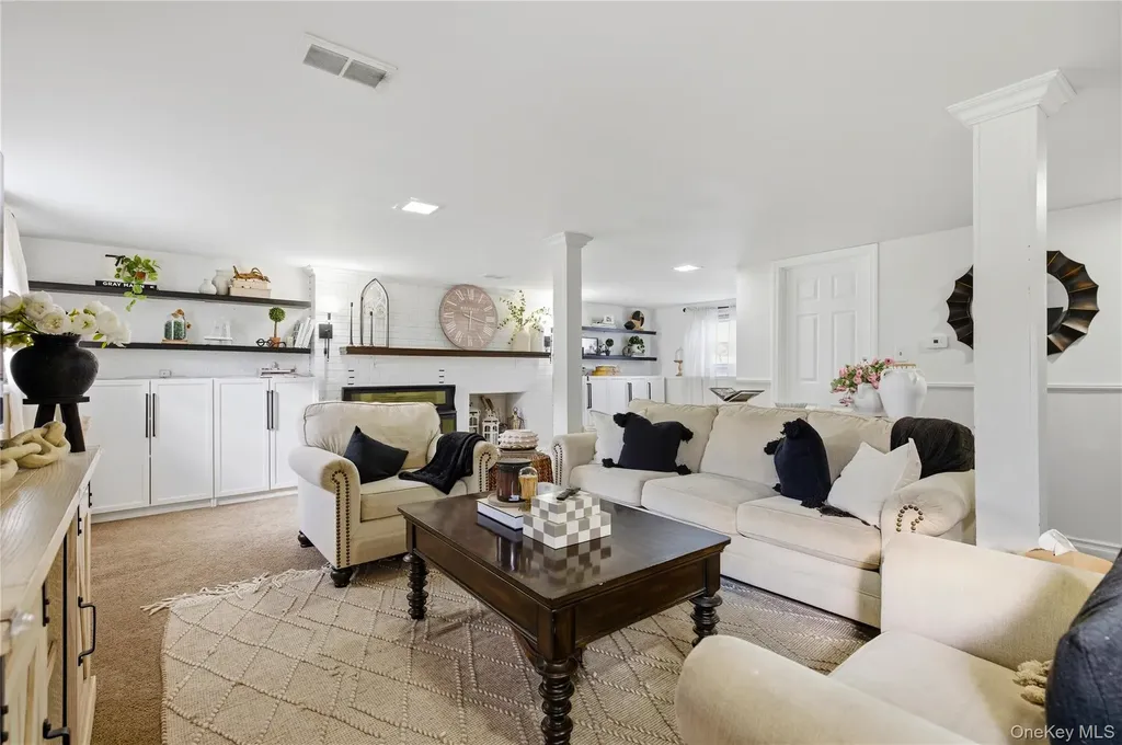 47 Continental Drive New Windsor NY 12553