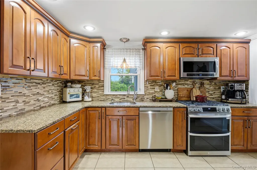 47 Continental Drive New Windsor NY 12553