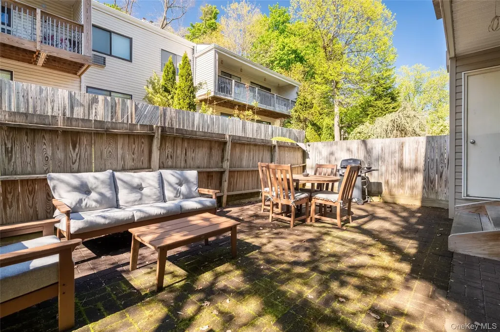 17 Hillside Terrace White Plains NY 10601