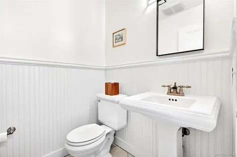 17 Hillside Terrace White Plains NY 10601