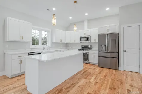 5 Pond View Court Staatsburg NY 12580
