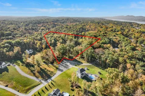 5 Pond View Court Staatsburg NY 12580