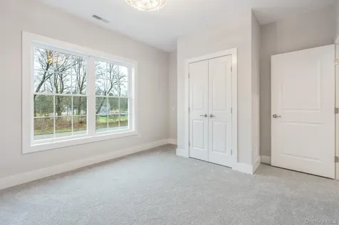 5 Pond View Court Staatsburg NY 12580