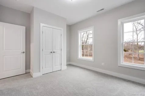 5 Pond View Court Staatsburg NY 12580