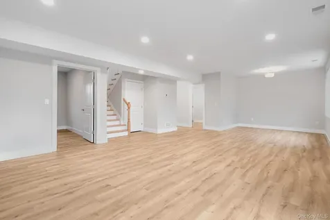 5 Pond View Court Staatsburg NY 12580