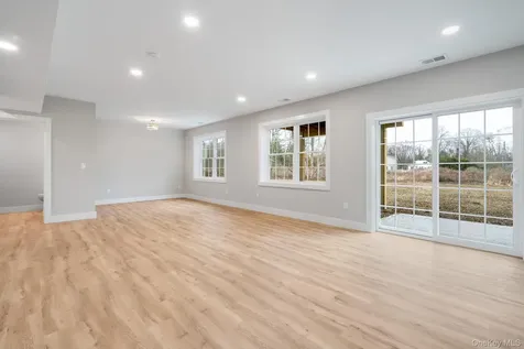 5 Pond View Court Staatsburg NY 12580