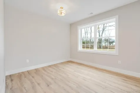 5 Pond View Court Staatsburg NY 12580