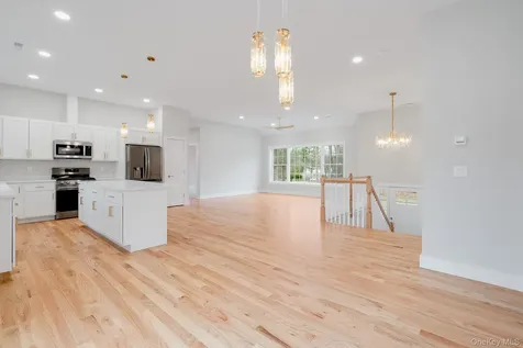 5 Pond View Court Staatsburg NY 12580