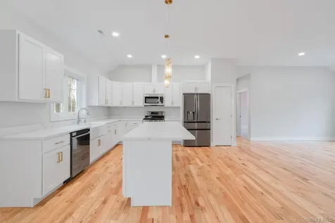 5 Pond View Court Staatsburg NY 12580