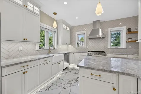 109 W Park Avenue Pearl River NY 10965