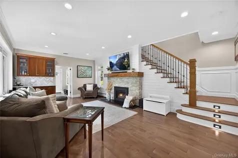 109 W Park Avenue Pearl River NY 10965
