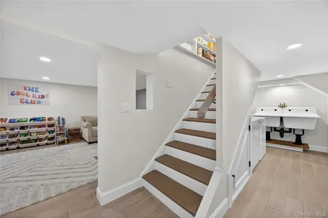 109 W Park Avenue Pearl River NY 10965