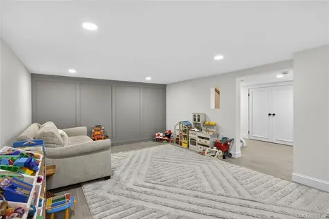 109 W Park Avenue Pearl River NY 10965