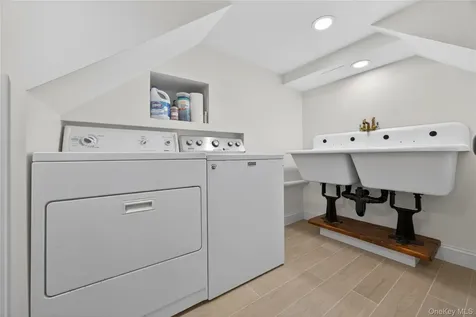 109 W Park Avenue Pearl River NY 10965