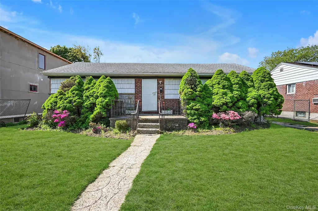 2255 Parkhurst Road Elmont NY 11003