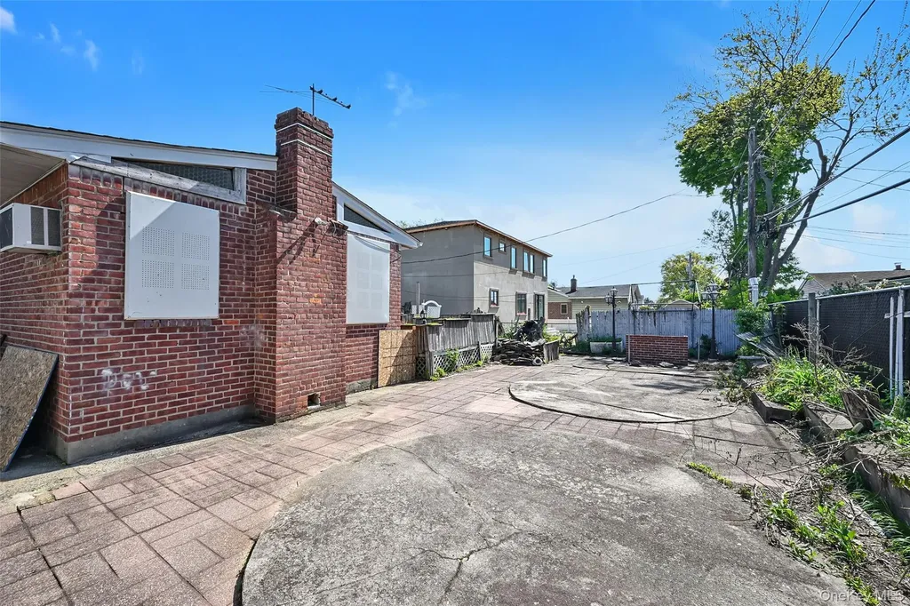 2255 Parkhurst Road Elmont NY 11003