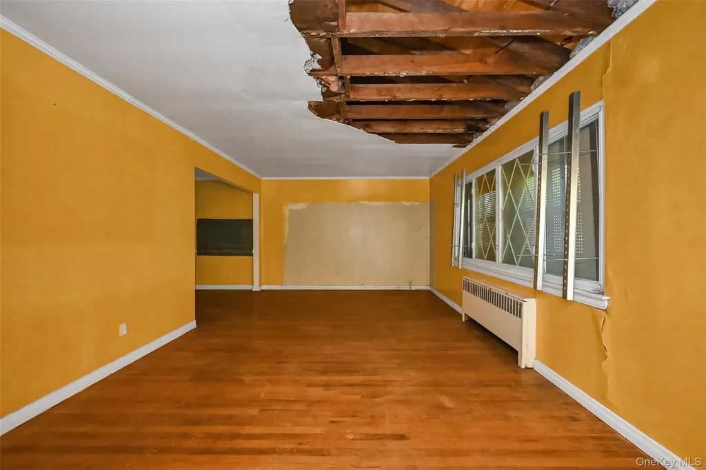 2255 Parkhurst Road Elmont NY 11003