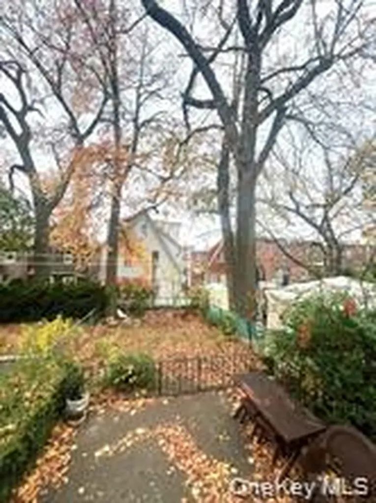 1945 Paulding Avenue Bronx NY 10462