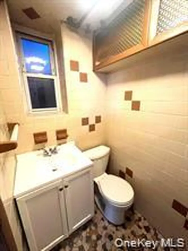 1945 Paulding Avenue Bronx NY 10462