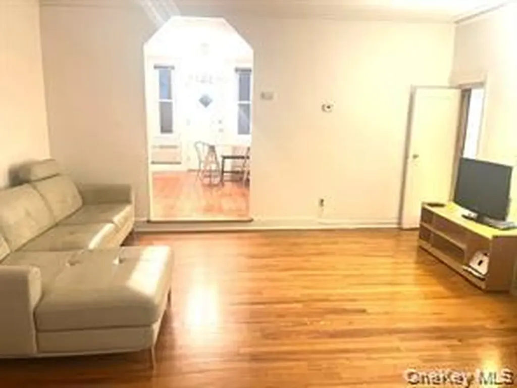 1945 Paulding Avenue Bronx NY 10462