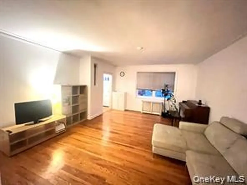 1945 Paulding Avenue Bronx NY 10462