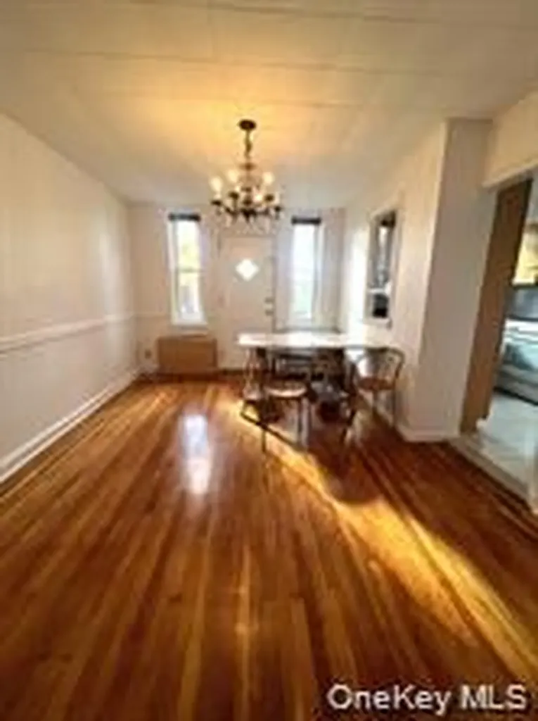 1945 Paulding Avenue Bronx NY 10462