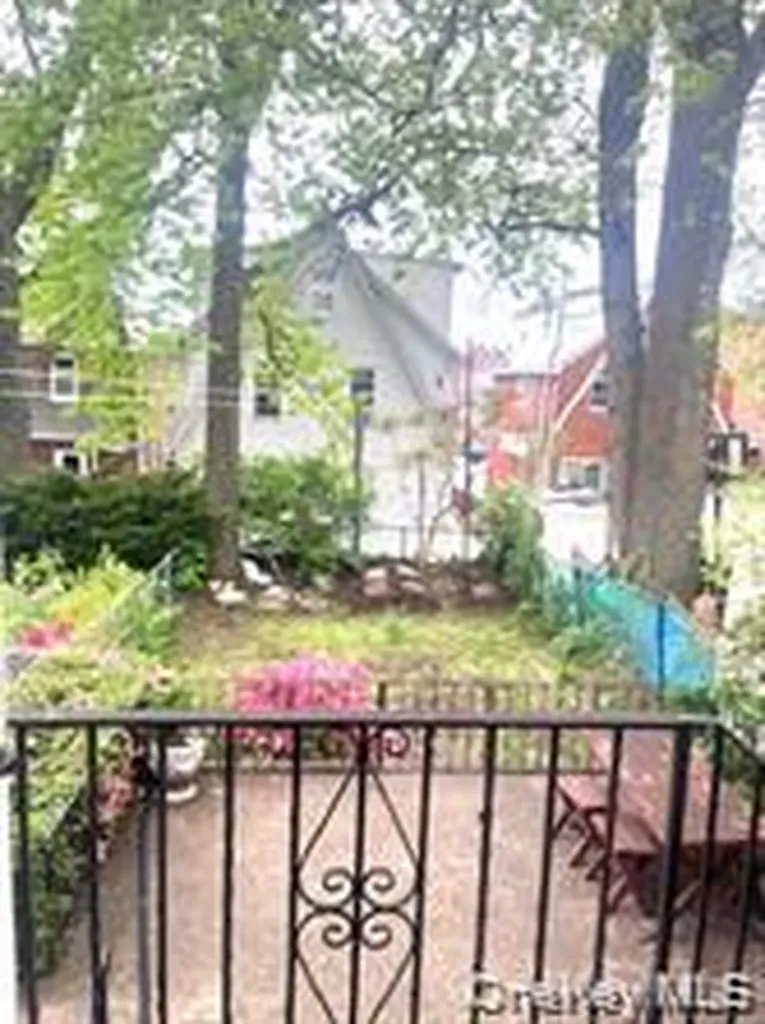 1945 Paulding Avenue Bronx NY 10462