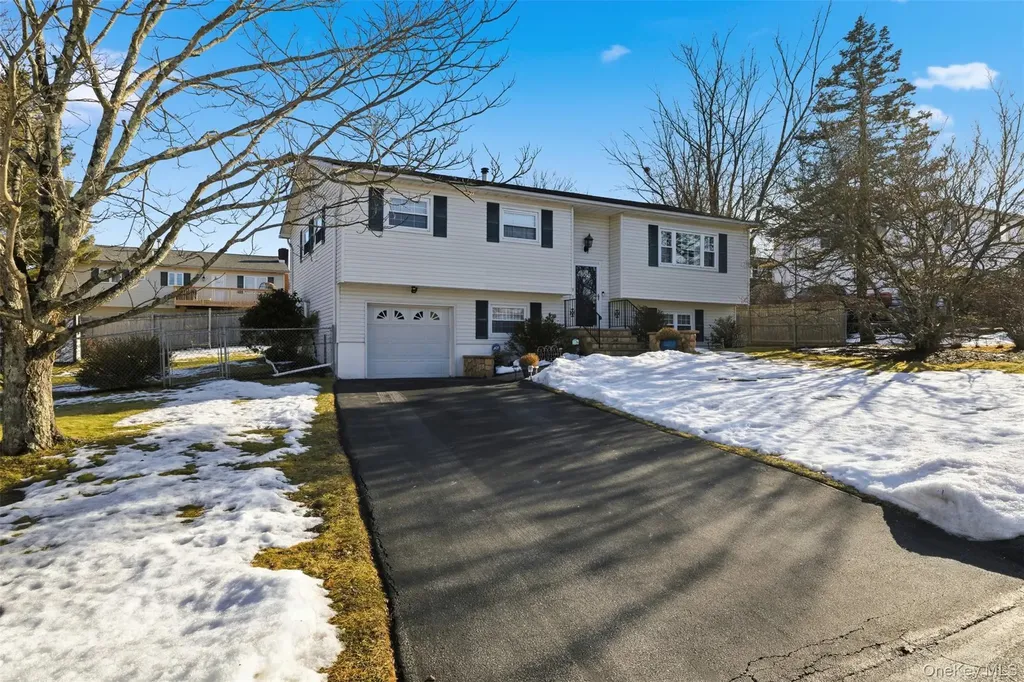 1 Weather Vane Way Middletown NY 10940