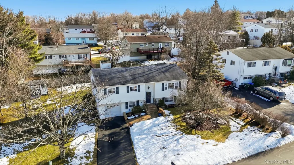 1 Weather Vane Way Middletown NY 10940