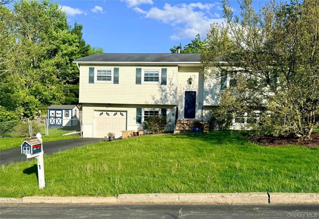 1 Weather Vane Way Middletown NY 10940