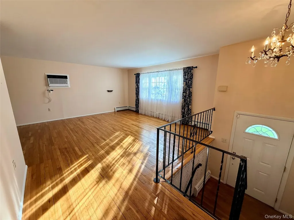 1 Weather Vane Way Middletown NY 10940