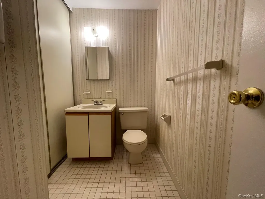 9 Fairview Circle Middle Island NY 11953