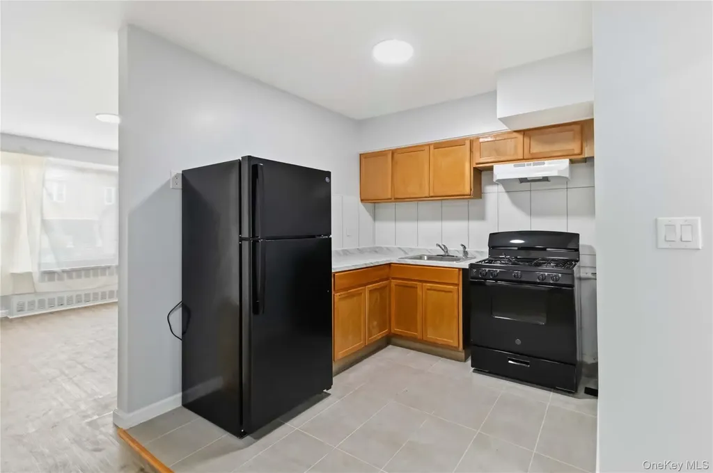 644 Autumn Avenue Brooklyn NY 11208
