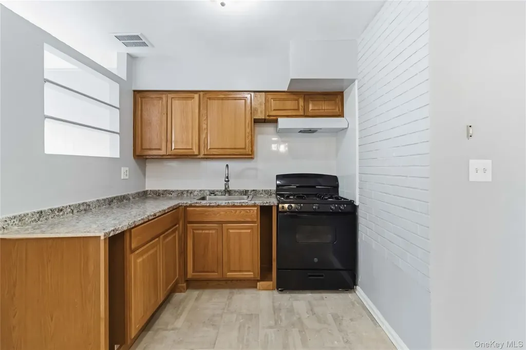 644 Autumn Avenue Brooklyn NY 11208