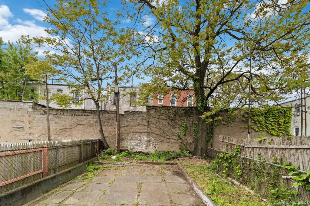 644 Autumn Avenue Brooklyn NY 11208