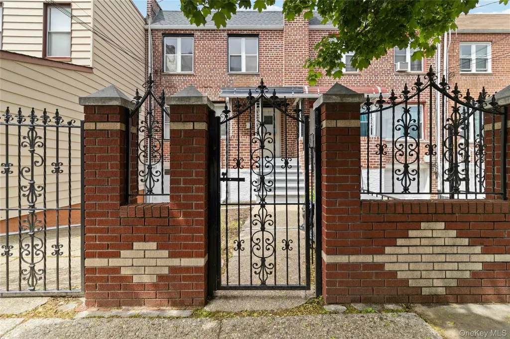 644 Autumn Avenue Brooklyn NY 11208