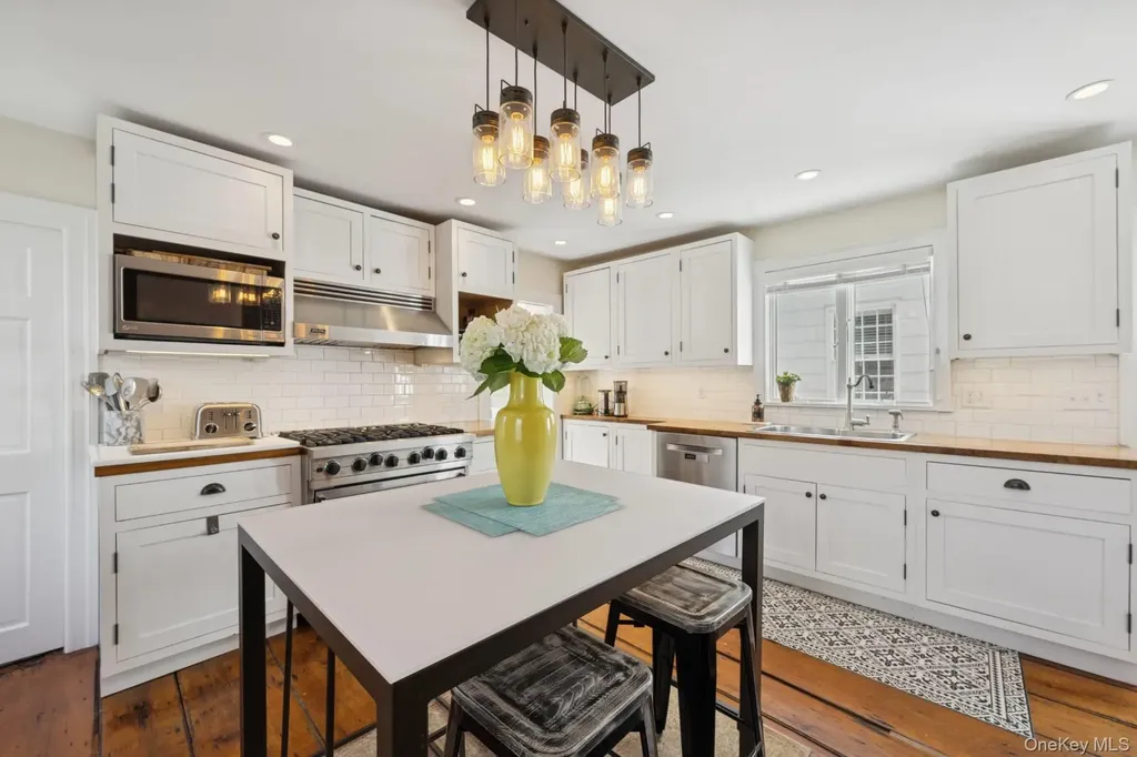189 Main Street Sag Harbor NY 11963