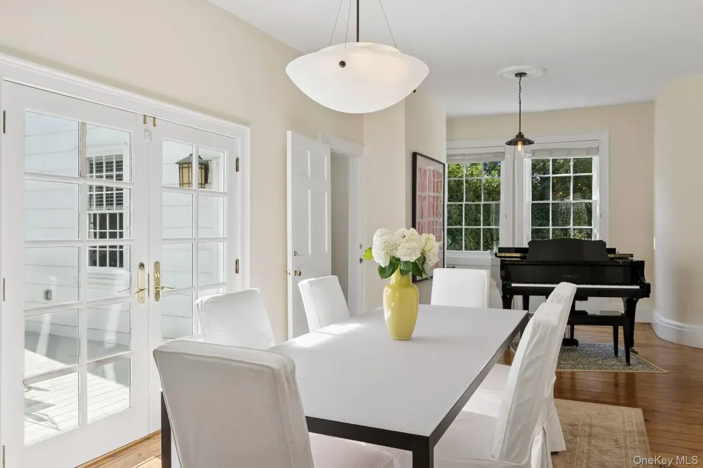 189 Main Street Sag Harbor NY 11963