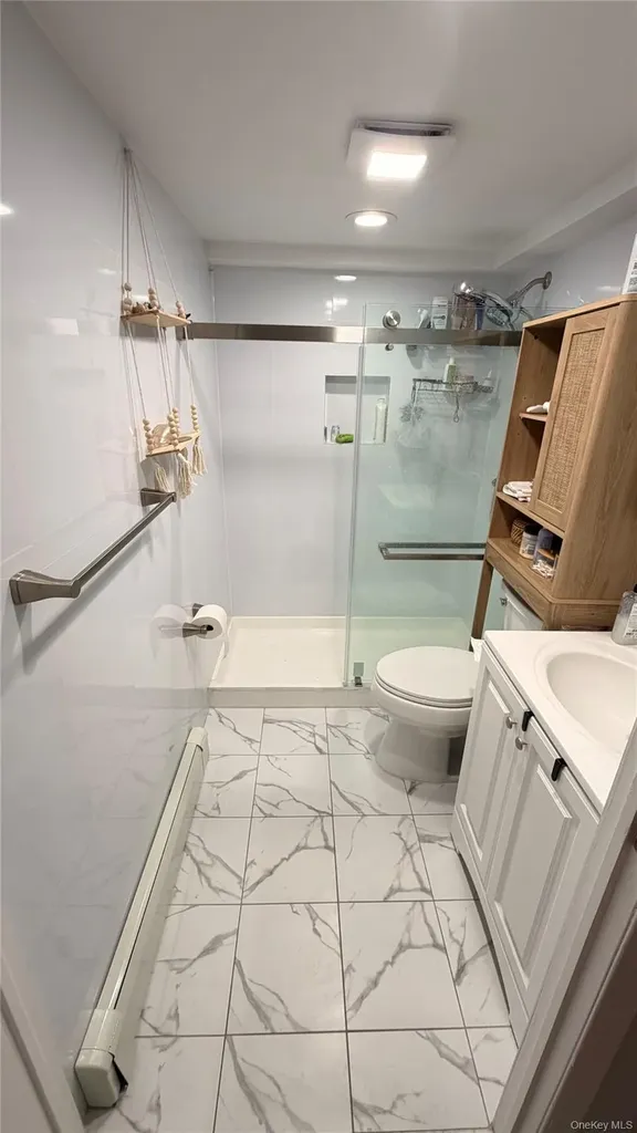 6046 69th Place Maspeth NY 11378