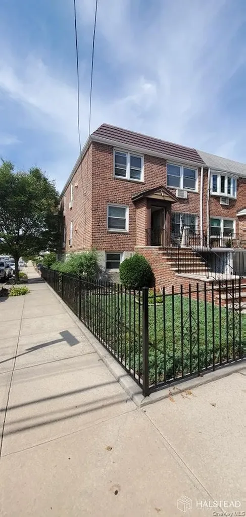6046 69th Place Maspeth NY 11378