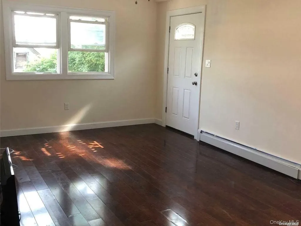 422 E Chester Street Long Beach NY 11561