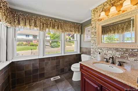 36 Lakeview Avenue Scarsdale NY 10583