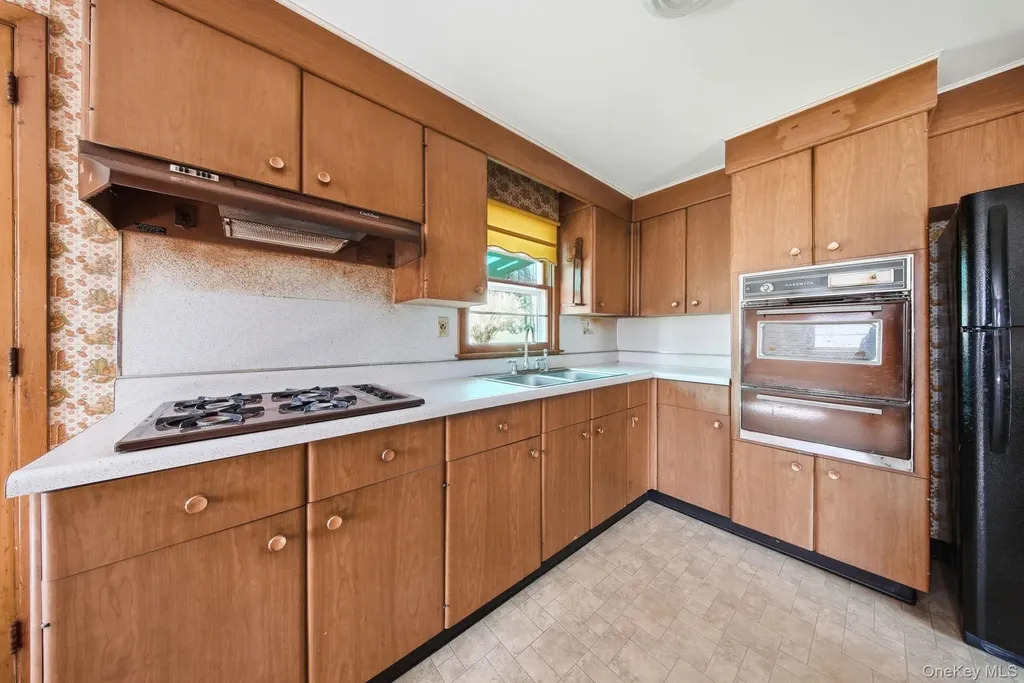1124 State Route 42 Sparrowbush NY 12780