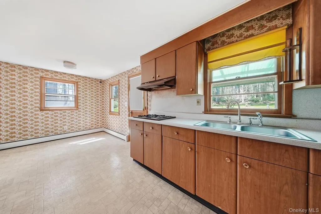 1124 State Route 42 Sparrowbush NY 12780
