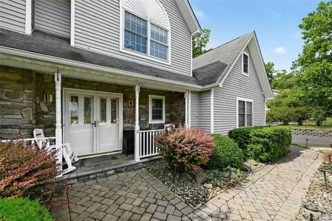 11 Country Hollow Highland Mills NY 10930